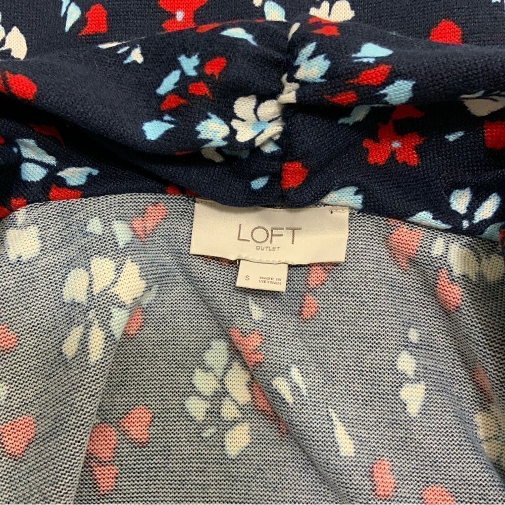 LOFT Faux Wrap long sleeve floral top - Picture 4 of 5